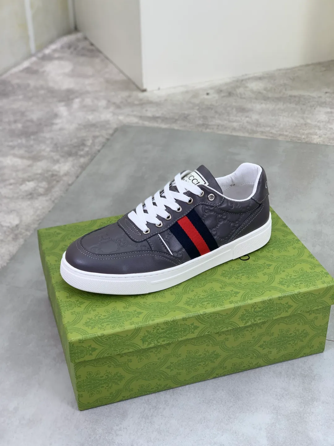 Men's shoes 💰P420 💰[New style]🆘 The latest model from Gucci GUCCI official website🎁Classic casual and fashionable men's shoes👟Best model💥The style is simple and elegant, exclusive for trendy men. Unique official website latest brand elements👑Gucci original decoration, fashionable and generous, original soft calfskin fabric➕Comfortable soft first-layer pigskin lining ✅The official website specifies the wear-resistant casual outsole, the classic model is taken in kind🎬Color: 4️⃣colors available😍Number: 38-44